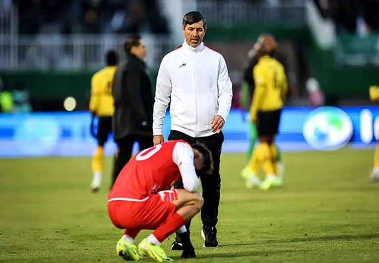 سپاهان و تراکتور روی جنازه استقلال و پرسپولیس می‌رقصند!