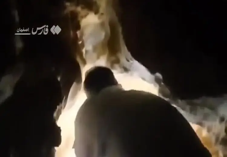 کشف غار در خانه یک کاشانی به خاطر فرونشست!