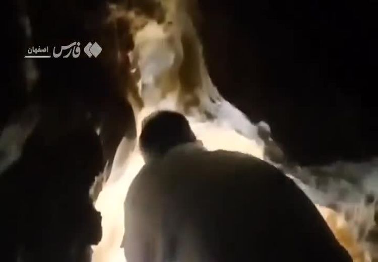 کشف غار در خانه یک کاشانی به خاطر فرونشست!