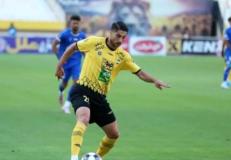  محبی: نگاه امیر قلعه نویی شمشیر دولبه است