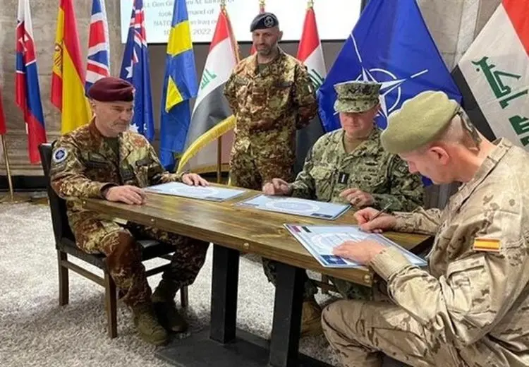 یک مقام ناتو: به ماموریتمان در عراق ادامه می‌دهیم