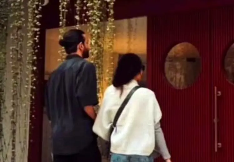 سینا ساعی با دختر ایرج طهماسب نامزد کرده است؟