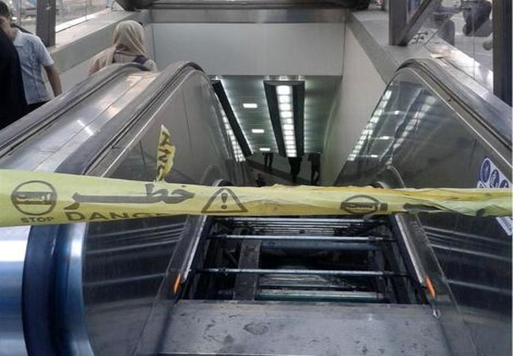 سقوط 18 نفر از پله برقی مترو در تهران