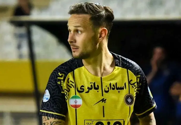 وینگر اسپانیایی سپاهان، ایران را ترک کرد