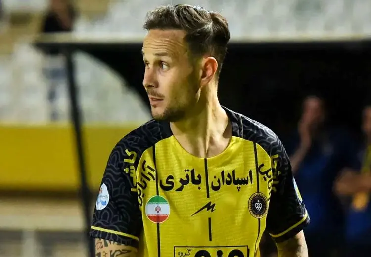 وینگر اسپانیایی سپاهان، ایران را ترک کرد