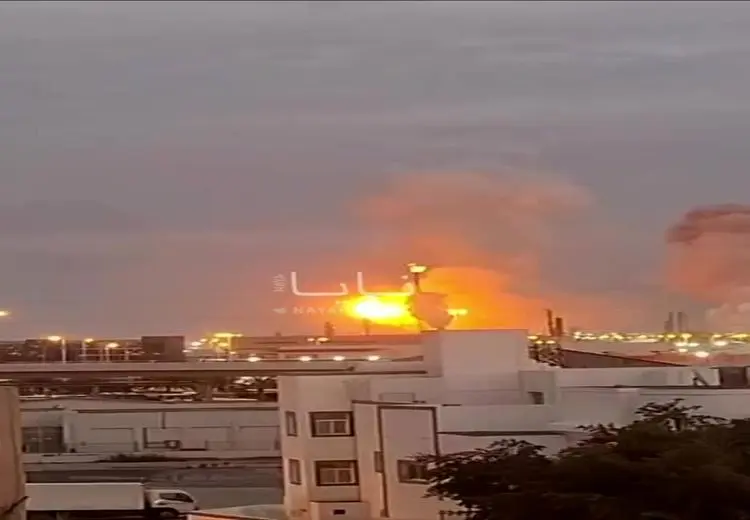 فیلمی از اصابت 2 موشک بالستیک به پایگاه آمریکا در بحرین 