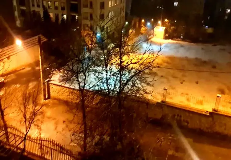 ویدیویی از بارش برف در نیاوران تهران
