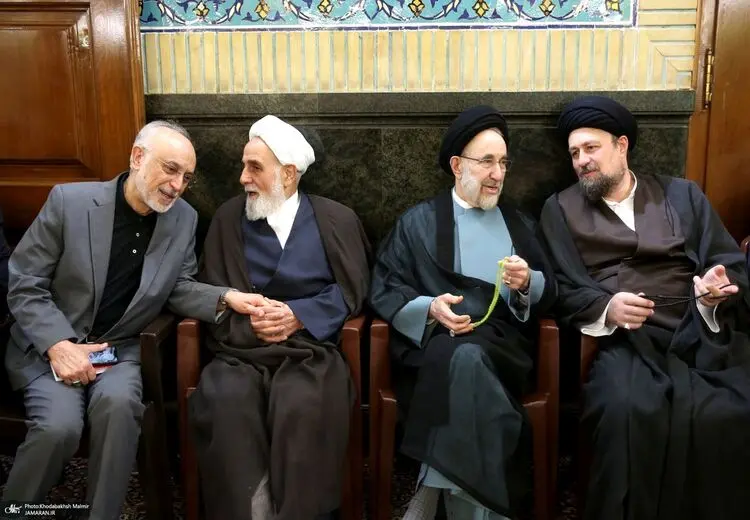 از خاتمی و ناطق نوری تا علی اکبر صالحی، هادی خامنه‌ای و مهدی هاشمی در مراسم چهلم همسر مهرعلیزاده