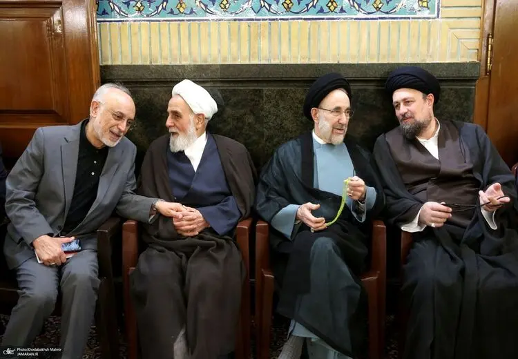 از خاتمی و ناطق نوری تا علی اکبر صالحی، هادی خامنه‌ای و مهدی هاشمی در مراسم چهلم همسر مهرعلیزاده