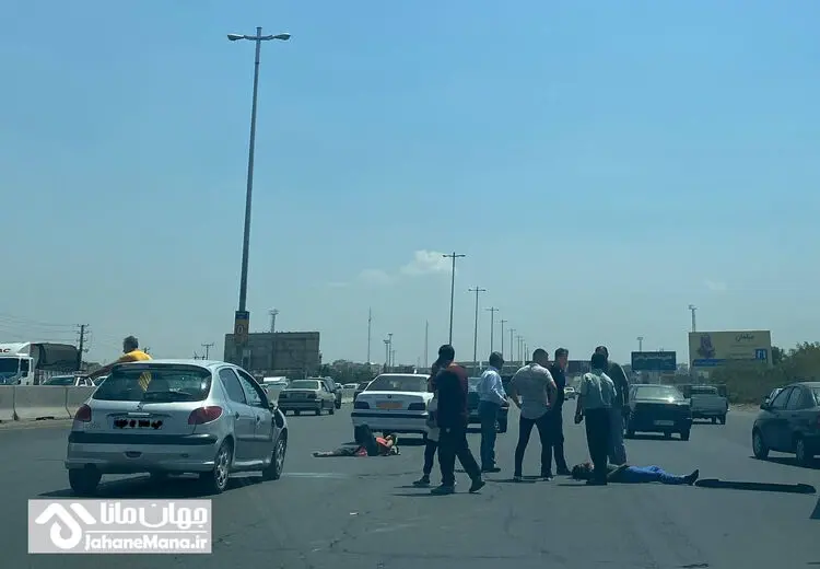 تصادف با عابرپیاده کارتن‌خواب در اتوبان تهران کرج/ عکس