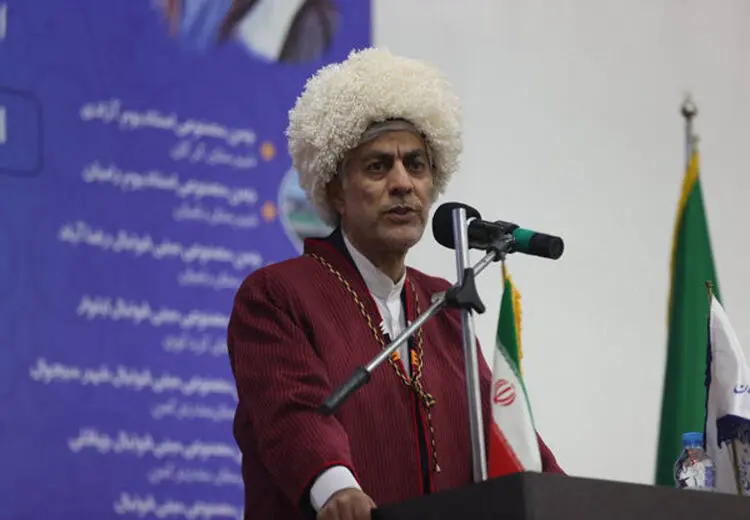 پوشش متفاوت وزیر ورزش در سفر استانی