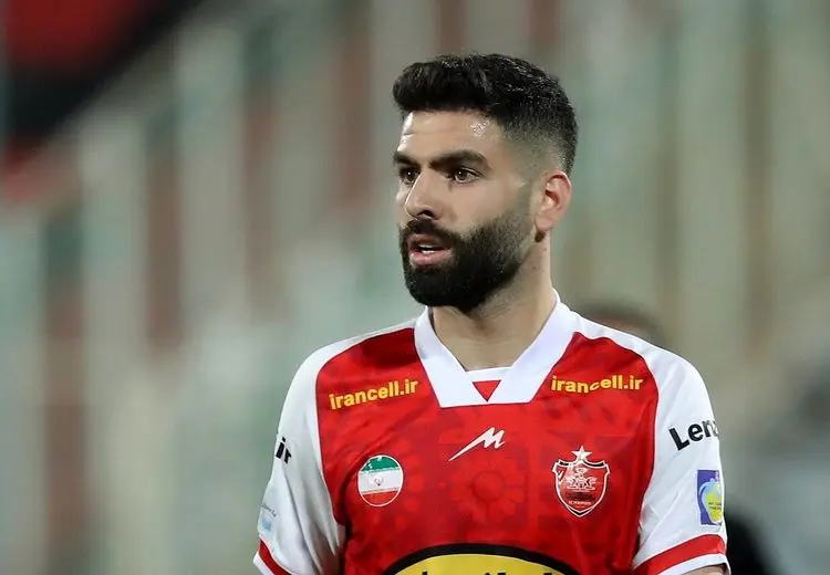 یاسین سلمانی نزدیک درهای خروجی پرسپولیس