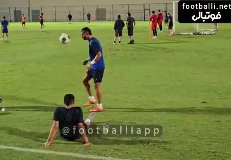 هنرنمایی رامین رضاییان در زمان استراحت ملی‌پوشان