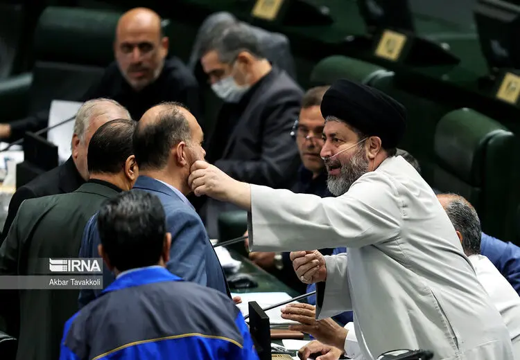از عتاب و خطاب تا کشیدن لپ!