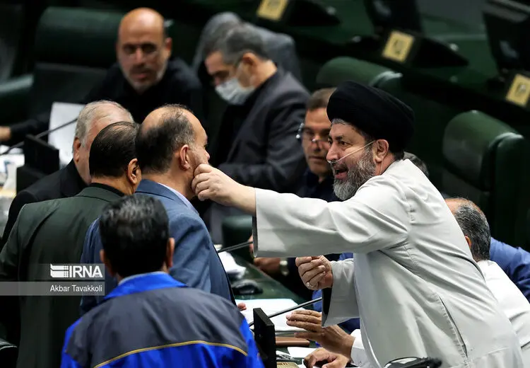 از عتاب و خطاب تا کشیدن لپ!