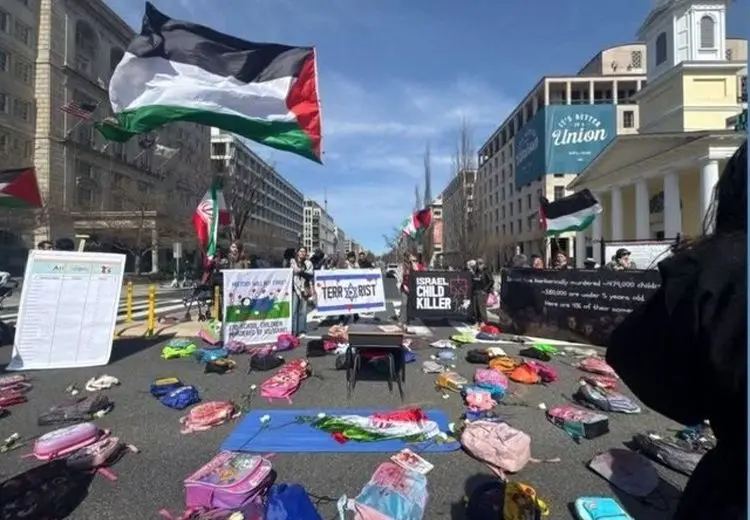 تحصن مقابل کاخ سفید در اعتراض به کشتار کودکان میناب