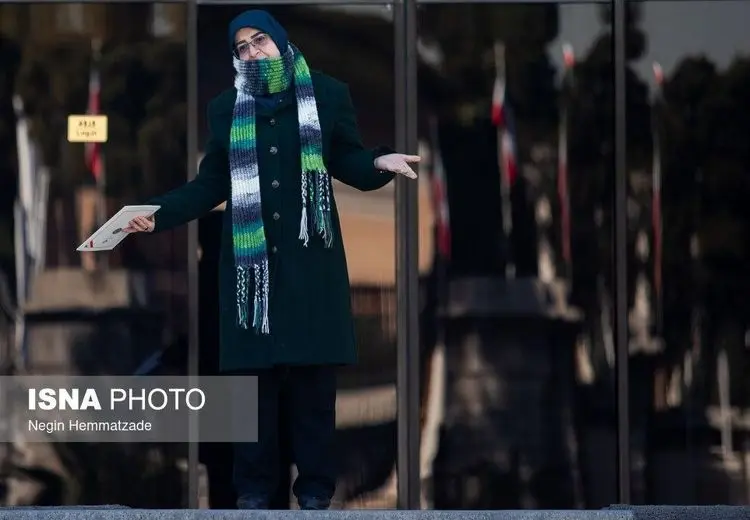 ژست خاص سخنگوی دولت در حیاط پاستور