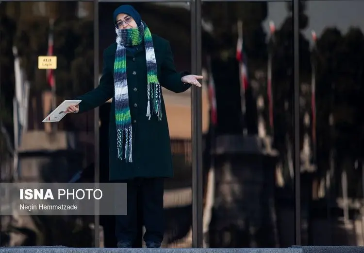 ژست خاص سخنگوی دولت در حیاط پاستور