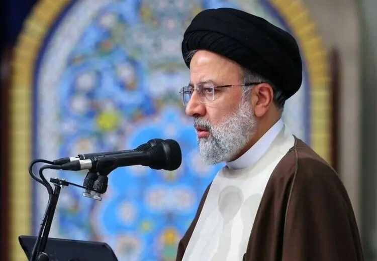 کنایه عباس عبدی به رییسی؛ اینکه درهای انبار را برای دزدی باز و در گرفتن بخشی از دزدان مشارکت کنیم، نباید به عنوان افتخار خود فاکتور کنیم