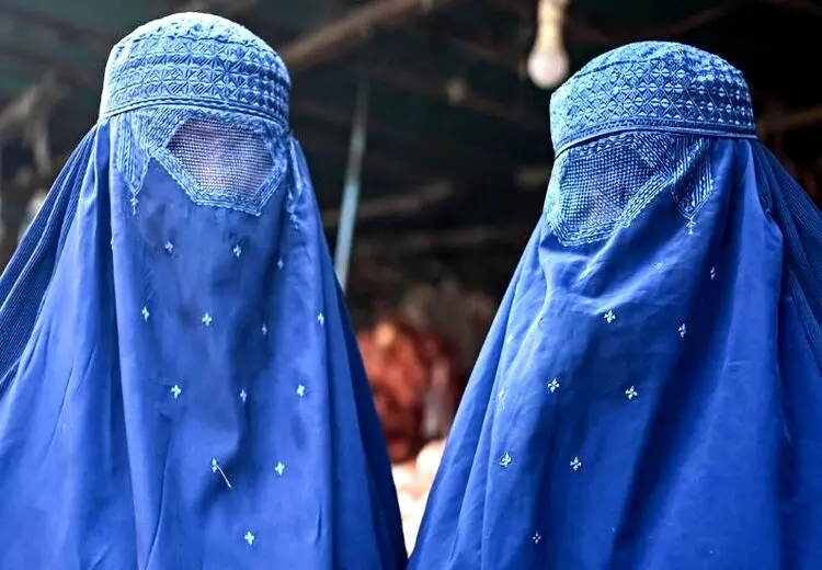 رفتار زشت و جنجالی طالبان با هزاران زن افغان + عکس