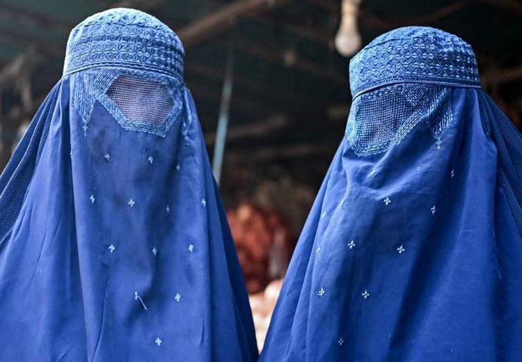 رفتار زشت و جنجالی طالبان با هزاران زن افغان + عکس